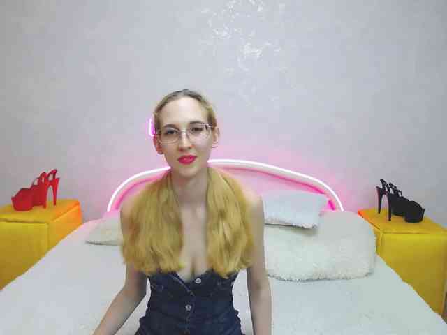 LizzieBrait webcam