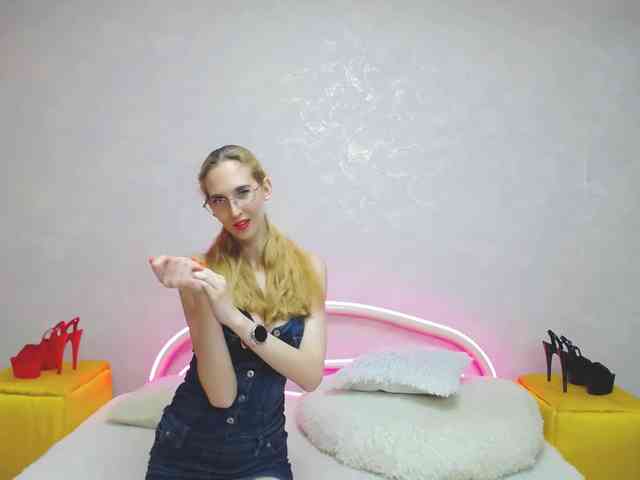 LizzieBrait webcam
