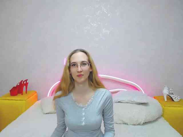 LizzieBrait webcam