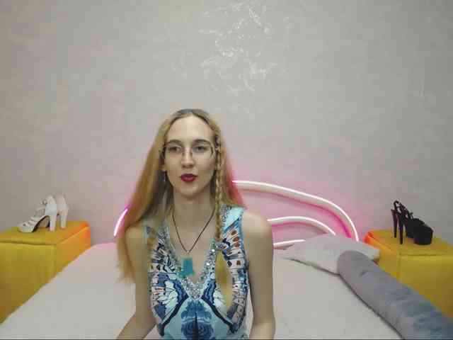 LizzieBrait webcam