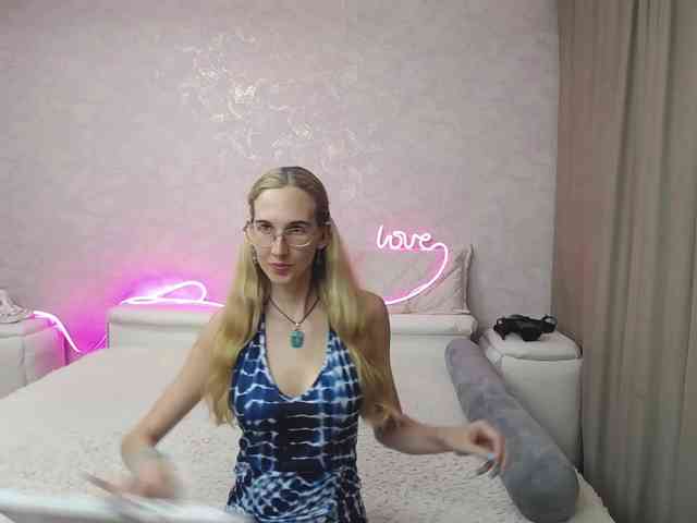LizzieBrait webcam