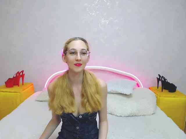 LizzieBrait webcam