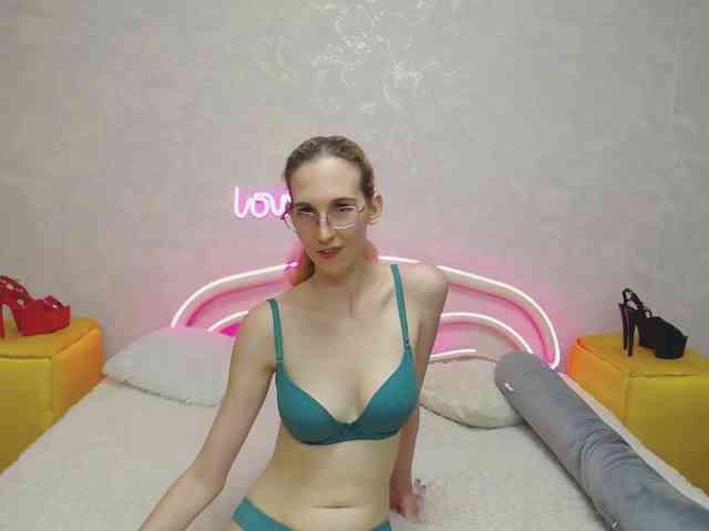LizzieBrait webcam