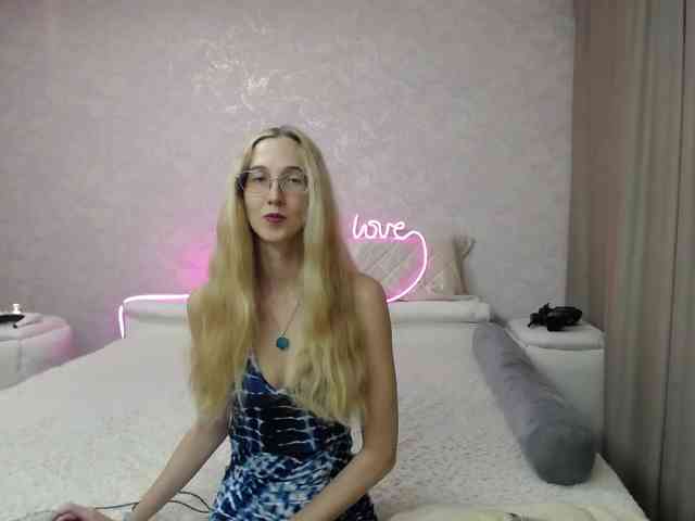 LizzieBrait webcam