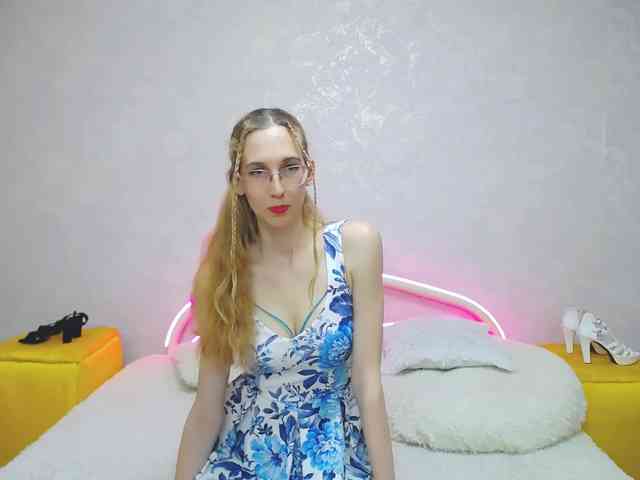 LizzieBrait webcam