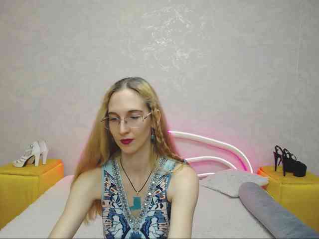LizzieBrait webcam