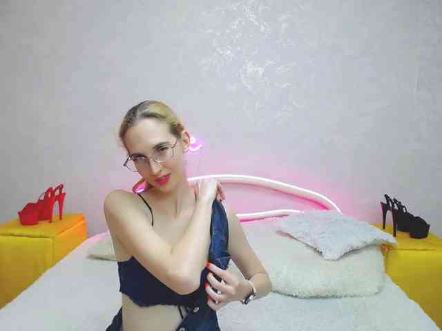 LizzieBrait webcam