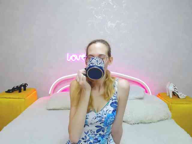 LizzieBrait webcam