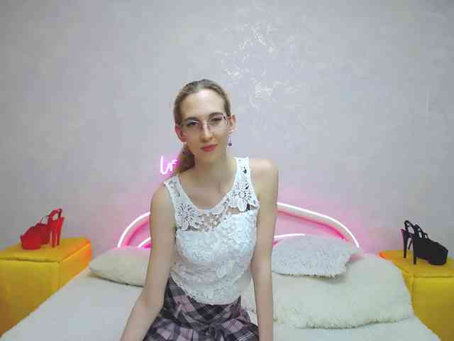 LizzieBrait webcam