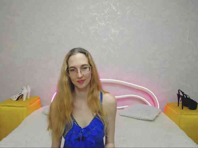 LizzieBrait webcam