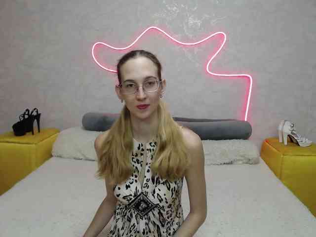 LizzieBrait webcam