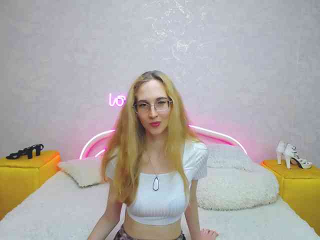 LizzieBrait webcam