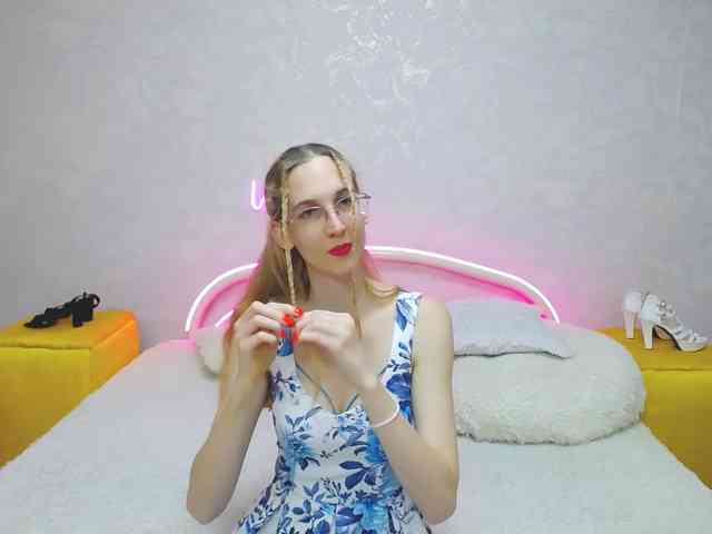 LizzieBrait webcam