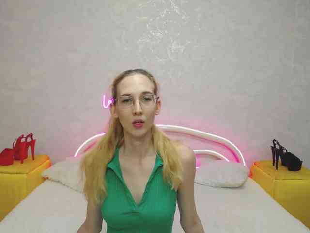 LizzieBrait webcam