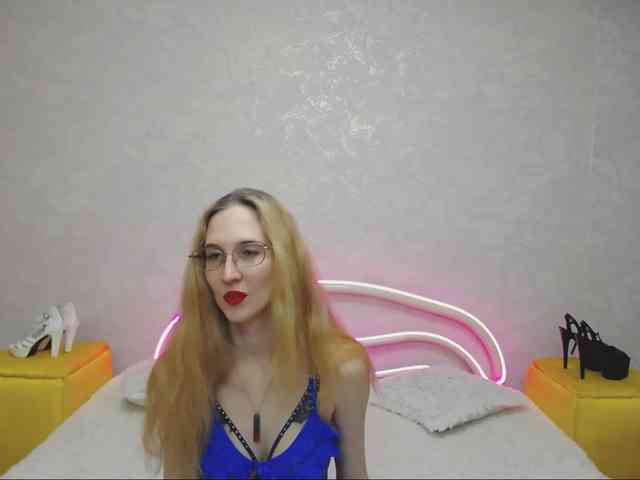 LizzieBrait webcam