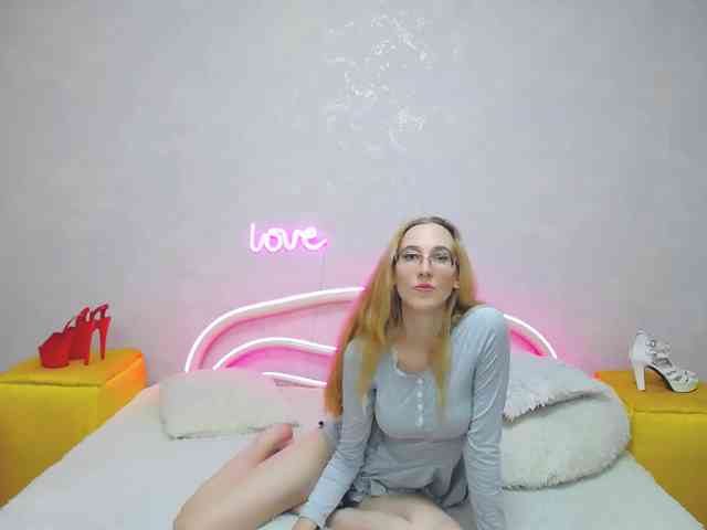 LizzieBrait webcam