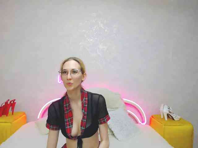 LizzieBrait webcam