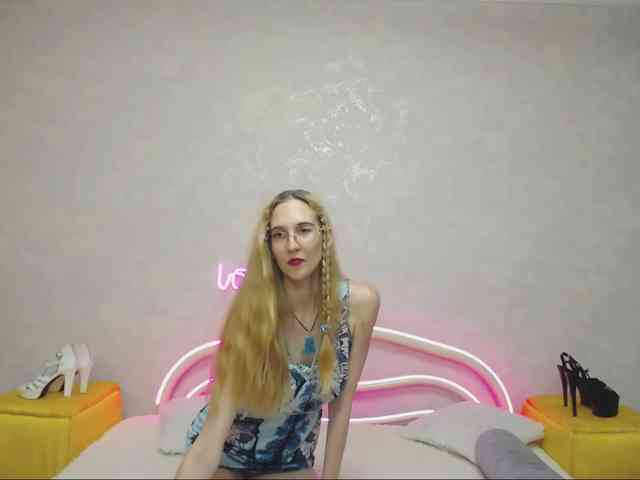 LizzieBrait webcam