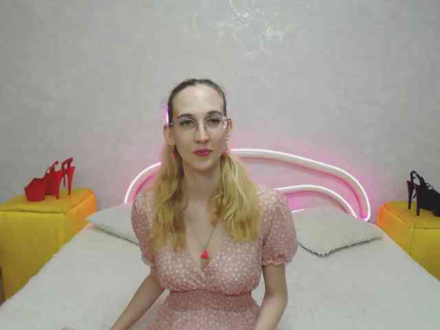 LizzieBrait webcam