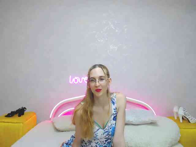 LizzieBrait webcam