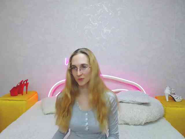LizzieBrait webcam