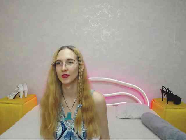 LizzieBrait webcam