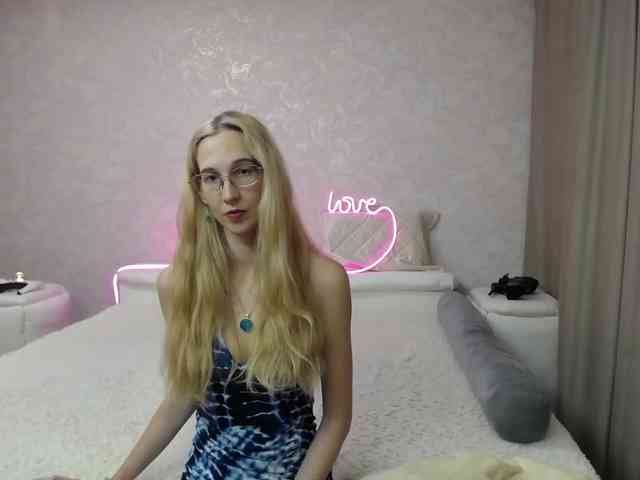 LizzieBrait webcam