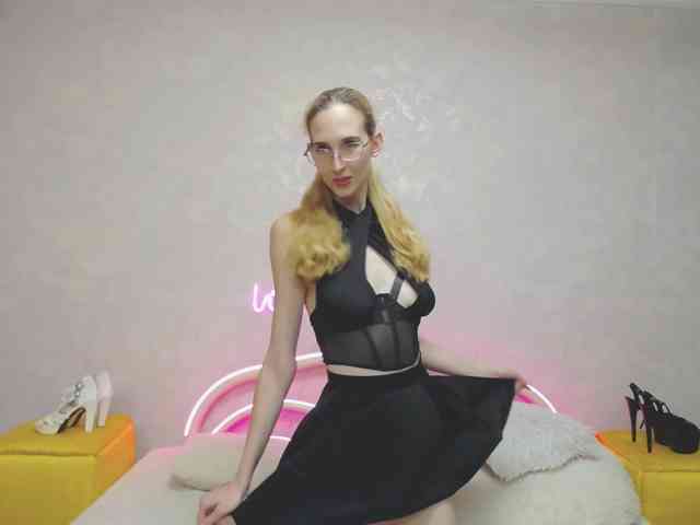 LizzieBrait webcam