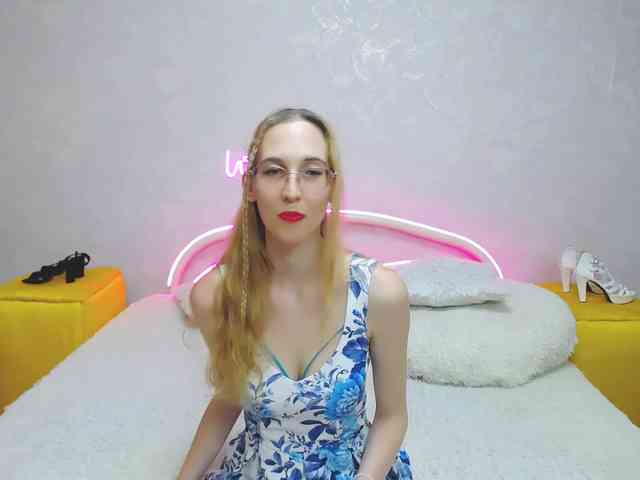 LizzieBrait webcam