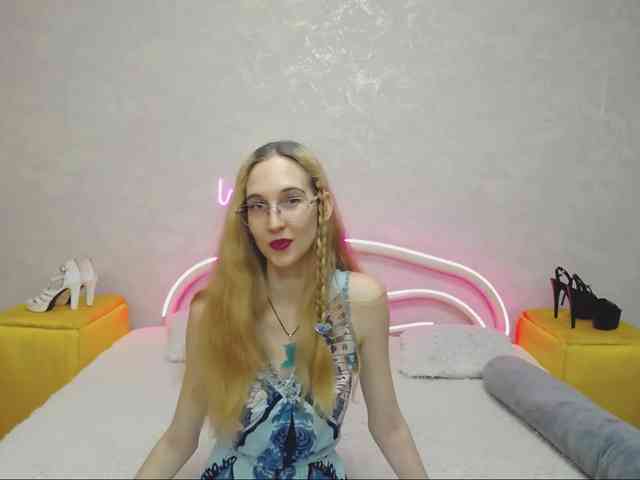 LizzieBrait webcam