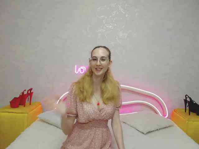 LizzieBrait webcam