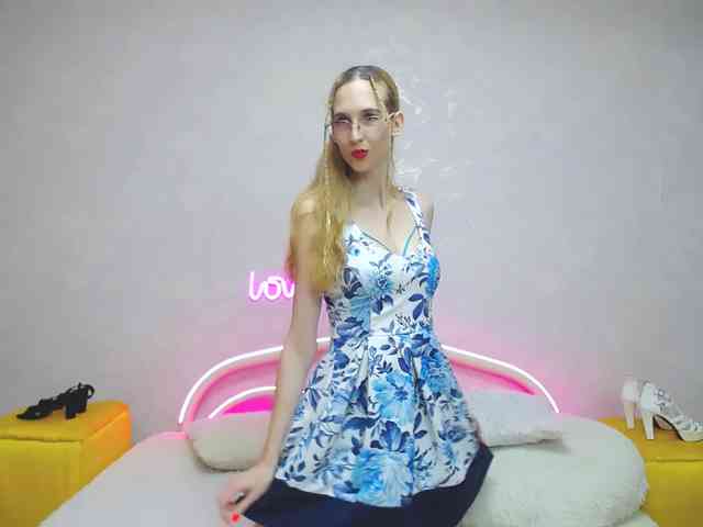 LizzieBrait webcam