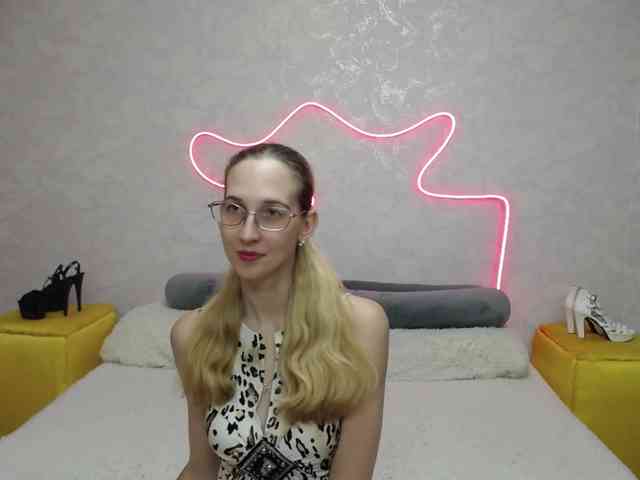 LizzieBrait webcam