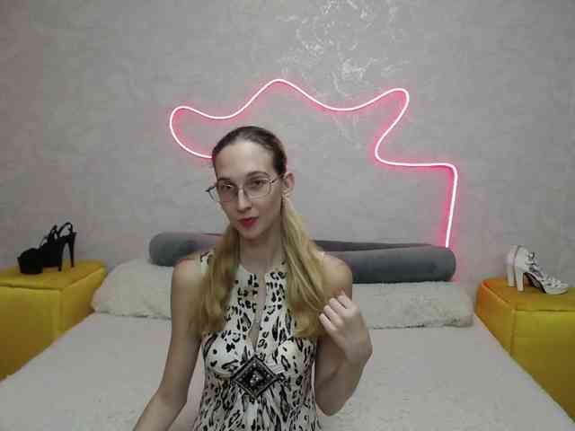 LizzieBrait webcam