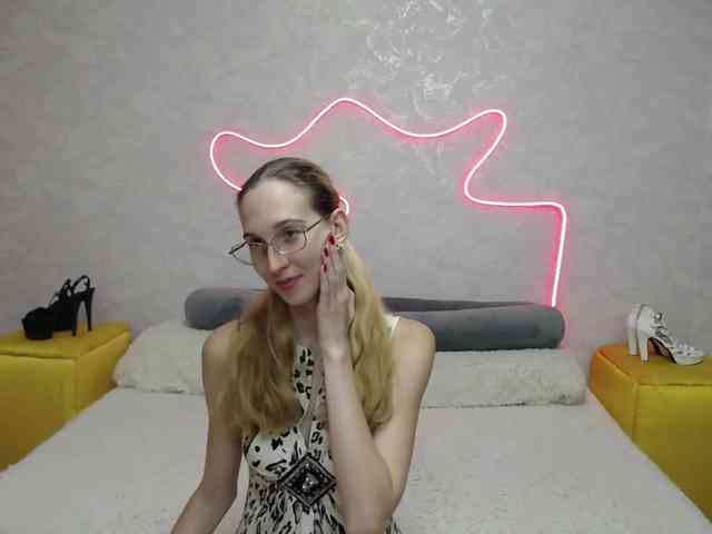 LizzieBrait webcam