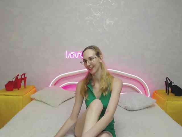 LizzieBrait webcam