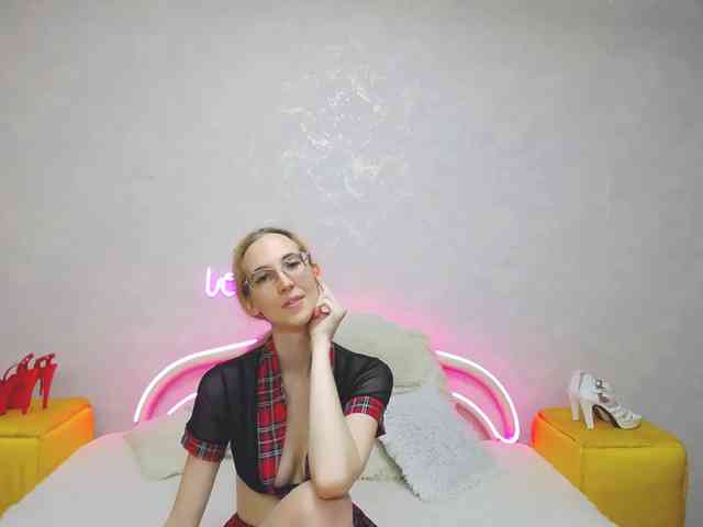LizzieBrait webcam