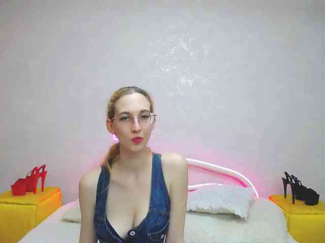 LizzieBrait webcam