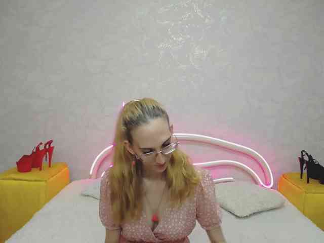 LizzieBrait webcam