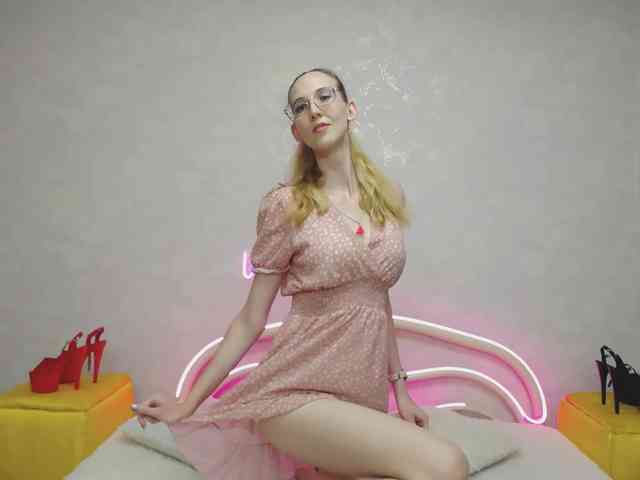 LizzieBrait webcam
