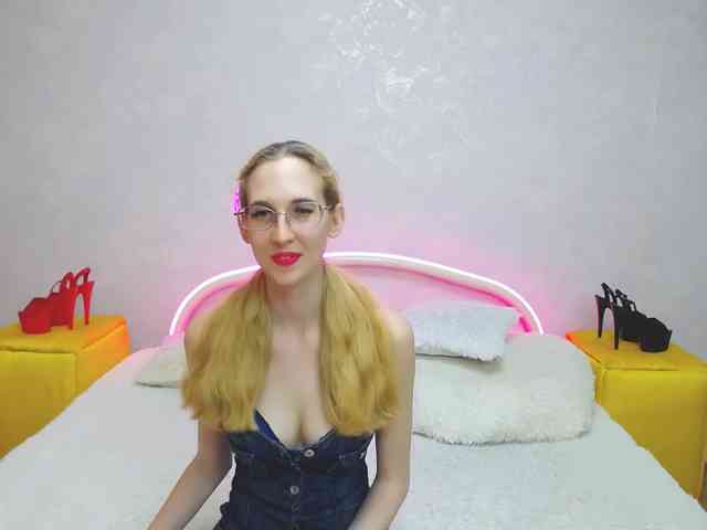 LizzieBrait webcam
