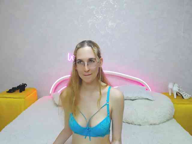 LizzieBrait webcam