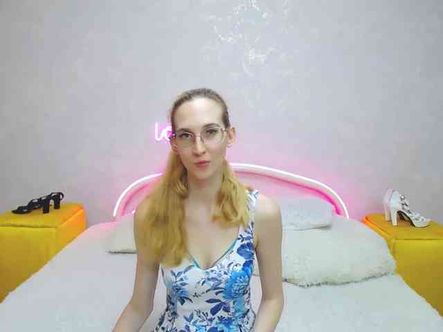 LizzieBrait webcam