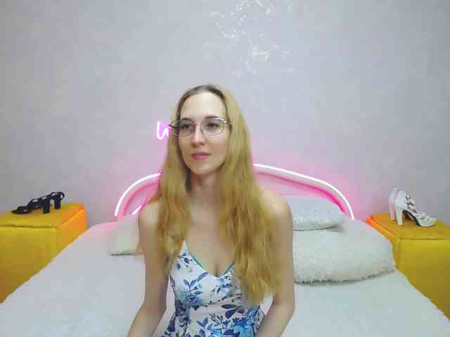 LizzieBrait webcam