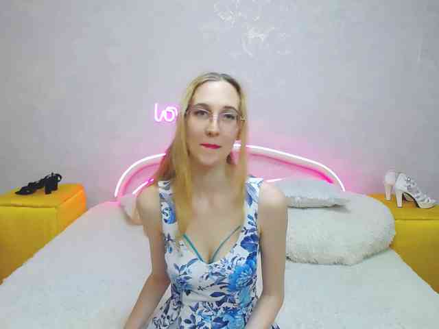 LizzieBrait webcam