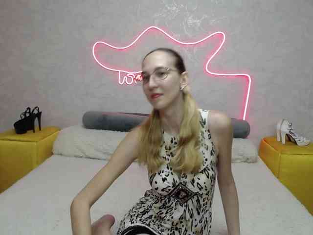 LizzieBrait webcam