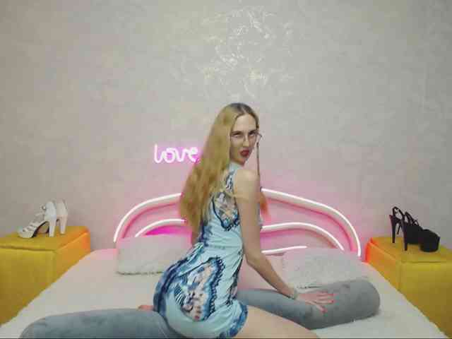 LizzieBrait webcam