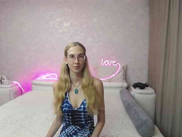 LizzieBrait webcam