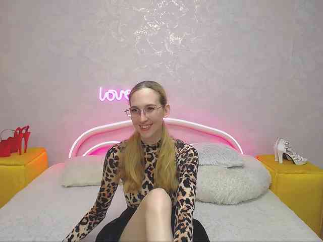 LizzieBrait webcam