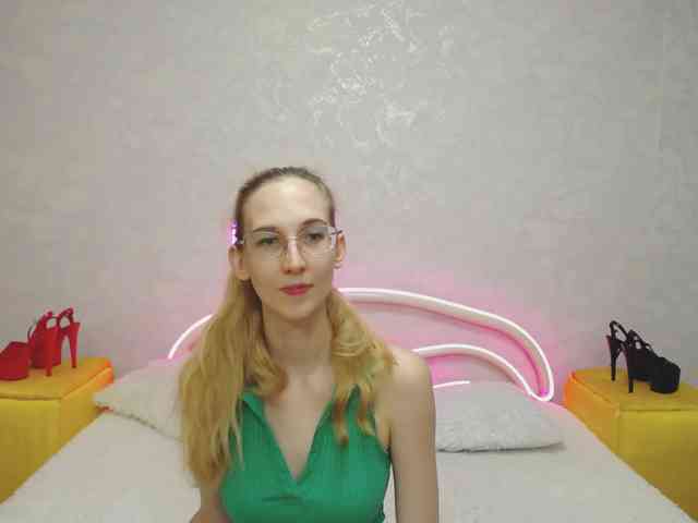 LizzieBrait webcam